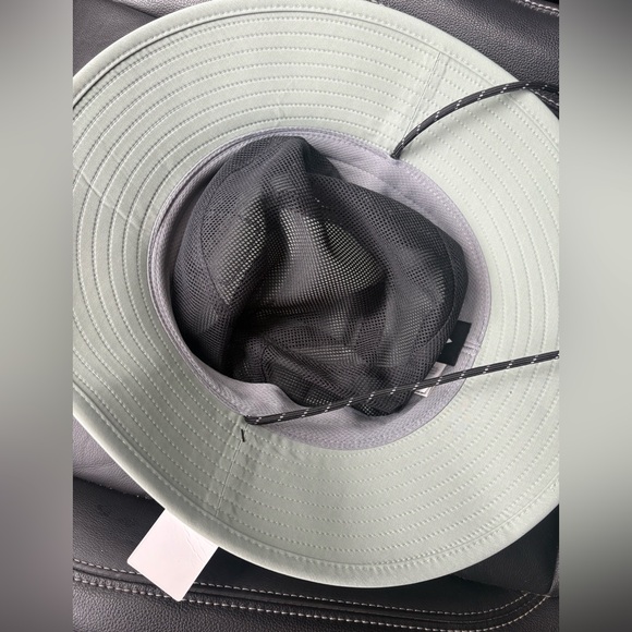 Adidas UNISEX UTILITY 3.0 BOONIE. SILVER GREEN/BLACK/WHITE. NEW. - Picture 5 of 5